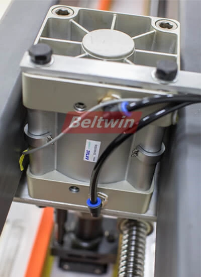 Automatischer PVC-PU-Gürtel-Fingerlocher TB1000-4000