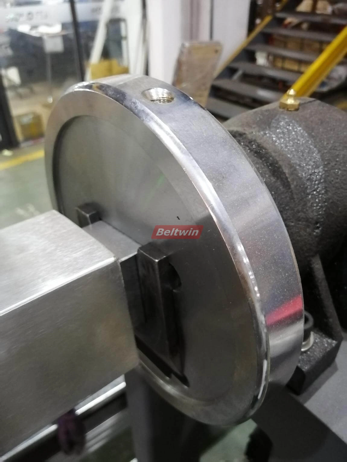 Conveyor Belt Slitter mit Wickler & Rewinder und Arbeitstisch (Europäische Version)