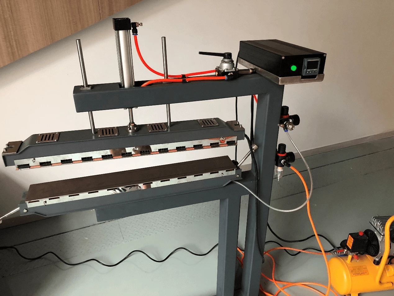 Kompakte Bandspleißpresse mit Luftkühlung 600 x 50 mm