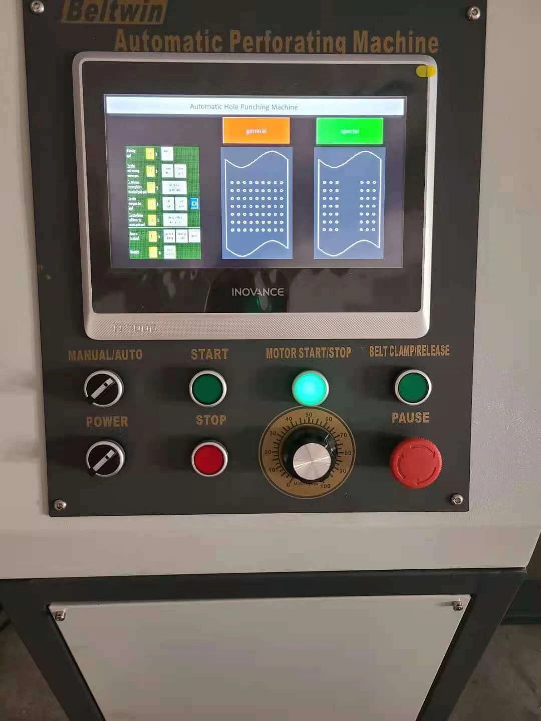 2000 mm breite Förderband-Perforiermaschine für PVC-PU-Gummiband