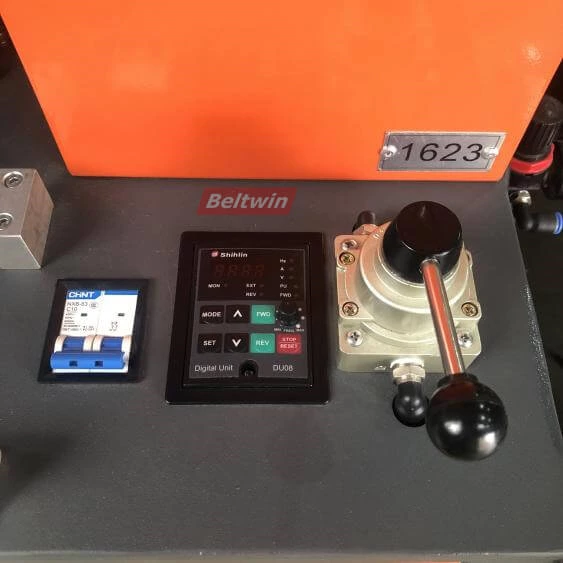 Führungsschweißmaschine für PVC-PU-Förderbänder QB1000