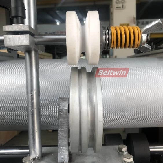 Führungsschweißmaschine für PVC-PU-Förderbänder QB1000