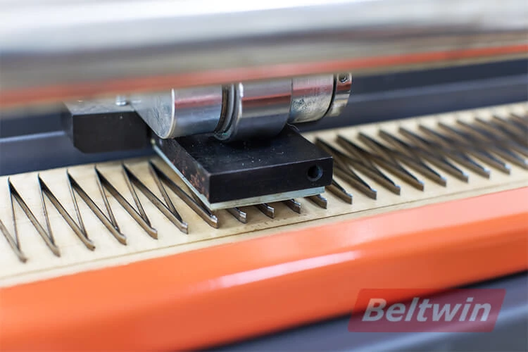 Handbuch PVC PU Gürtel Finger Puncher Die Board 300-1500