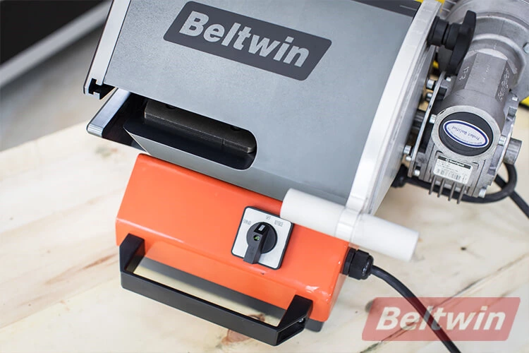 Neuer PVC-PU-Bandlagenseparator SC130