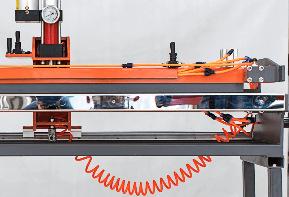 Halbautomatischer PVC-PU-Gürtel-Fingerlocher TA1000-3000