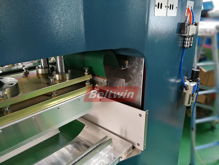 15-kW-Hochfrequenzmaschineninspektion durch britischen Kunden