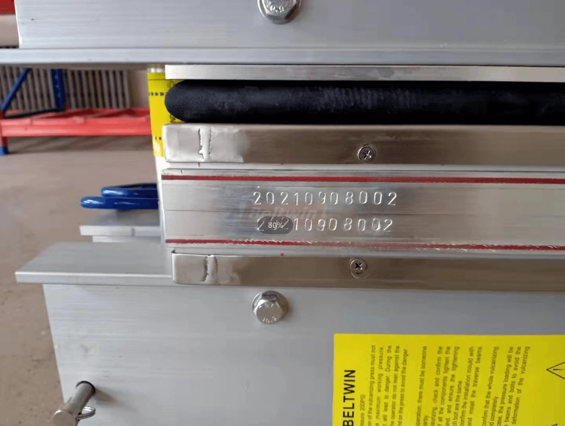 2 Sätze Vulkanisator Lieferbild – 1200 mm Breite mit Heizplattengröße 690 * 1380 mm und 1400 mm Breite mit 1220 * 1600 mm