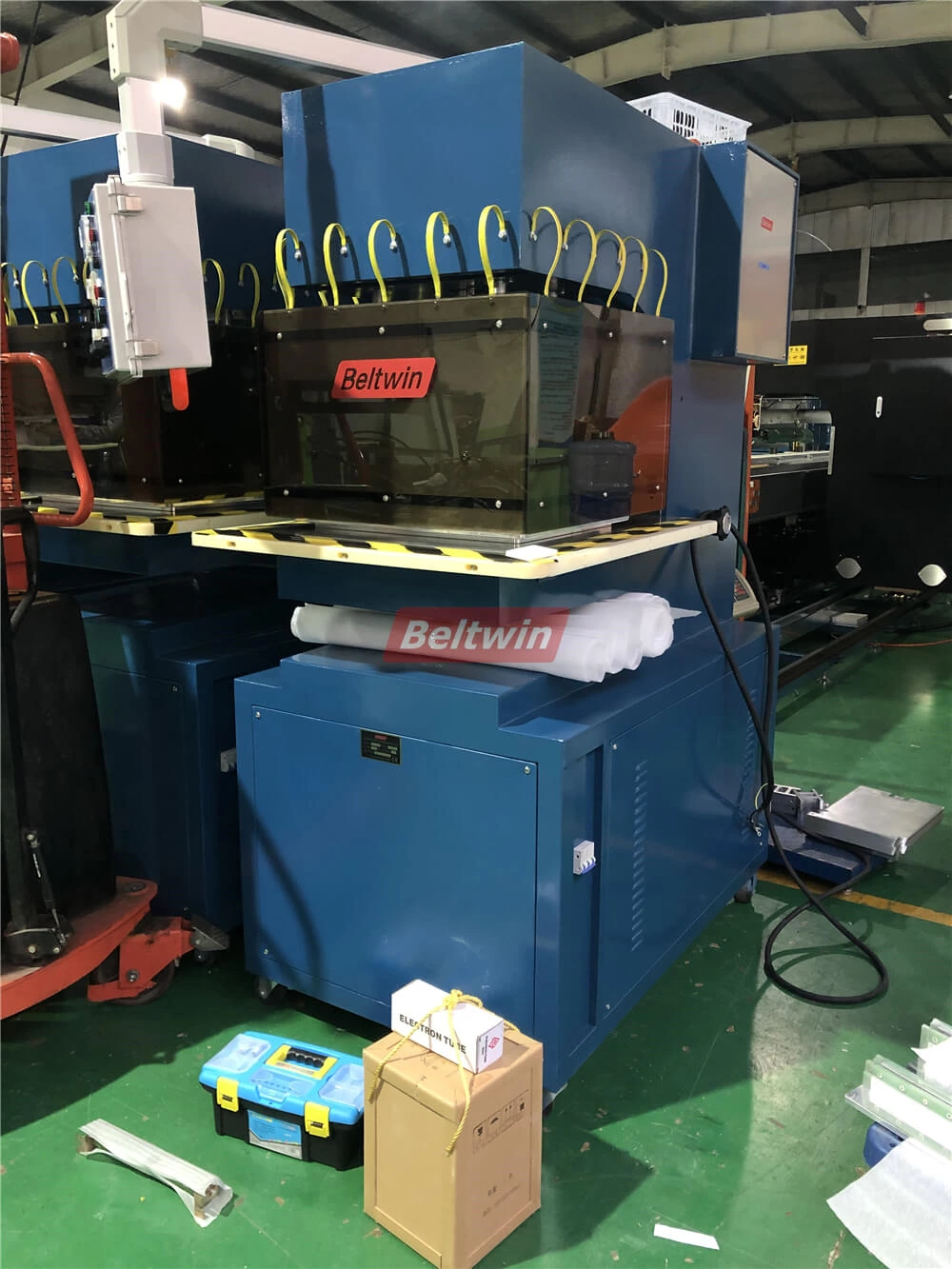 Lieferung der 12-kW-Hochfrequenzmaschine im Februar 2020