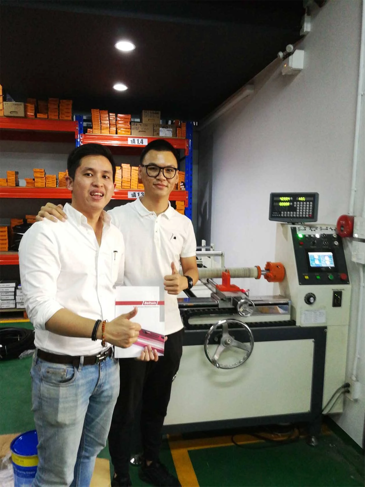 Thailand-Reise 2019: Kundenfeedback in Thailand für Beltwin Zahnriemenschneidemaschine Tag 4