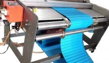 Wie man einen homogenen PU-Riemen mit einer Riemenschneidemaschine schneidet