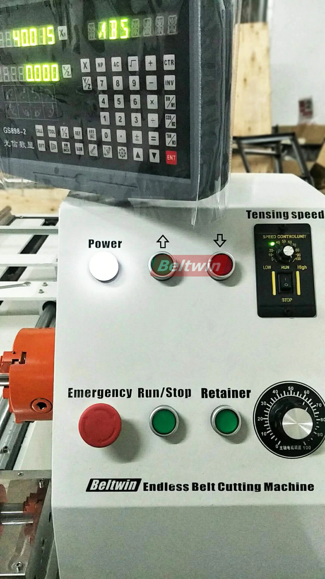 Beltwin Endlosbandschneidemaschine Lieferung nach Italien