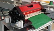 So spleißen Sie einen rauen Obergurt mit einer luftgekühlten Presse