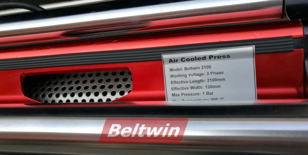 Der Auftrag aus Brasilien Kunde: Luftkühlpresse 900 mm und 2100 mm