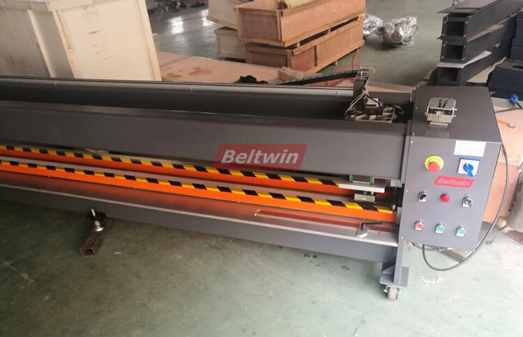 Beltwin PVC/PU Bandmaschinen Lieferung nach Großbritannien.