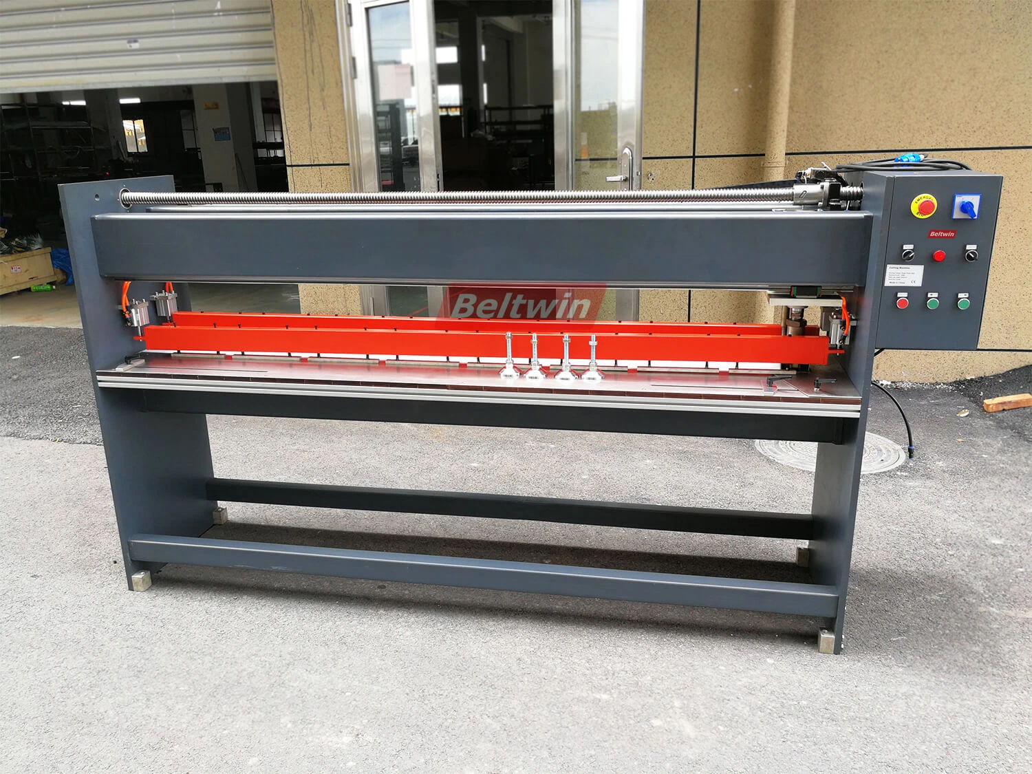 Beltwin 2000 mm automatische Fingerstanzmaschine mit Ständer