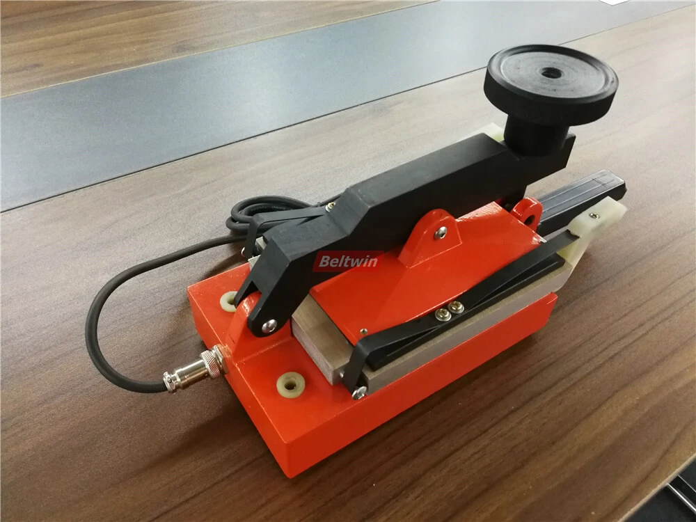 Klassische Riemenspleißpresse für Spindelbänder, Flachriemen und Maschinenriemen