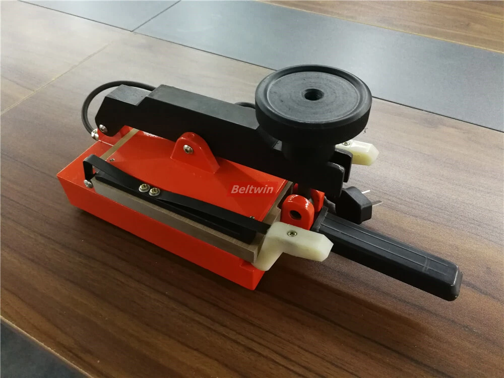 Klassische Riemenspleißpresse für Spindelbänder, Flachriemen und Maschinenriemen