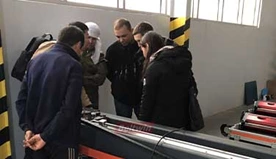 Bieten Sie Ausrüstungsschulungen für usbekische Kunden an
