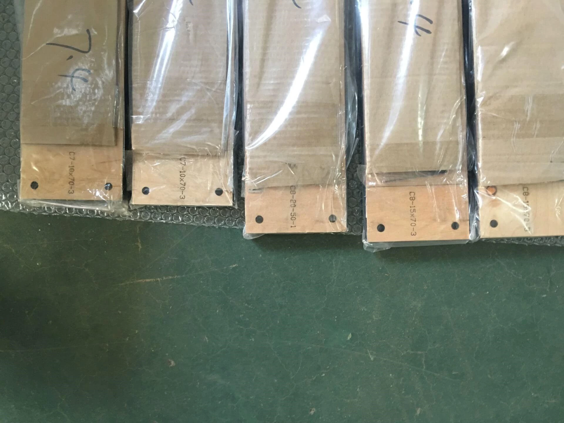 2600-mm-Wasserkühlungspresse (einschließlich europäischer Steuerbox) Lieferung nach Estland