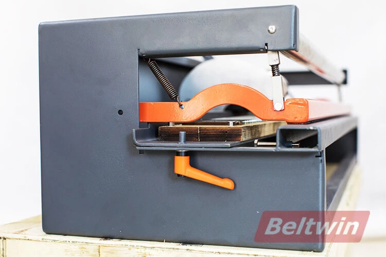 Manueller PVC-PU-Gürtel-Fingerlocher TC300-1500