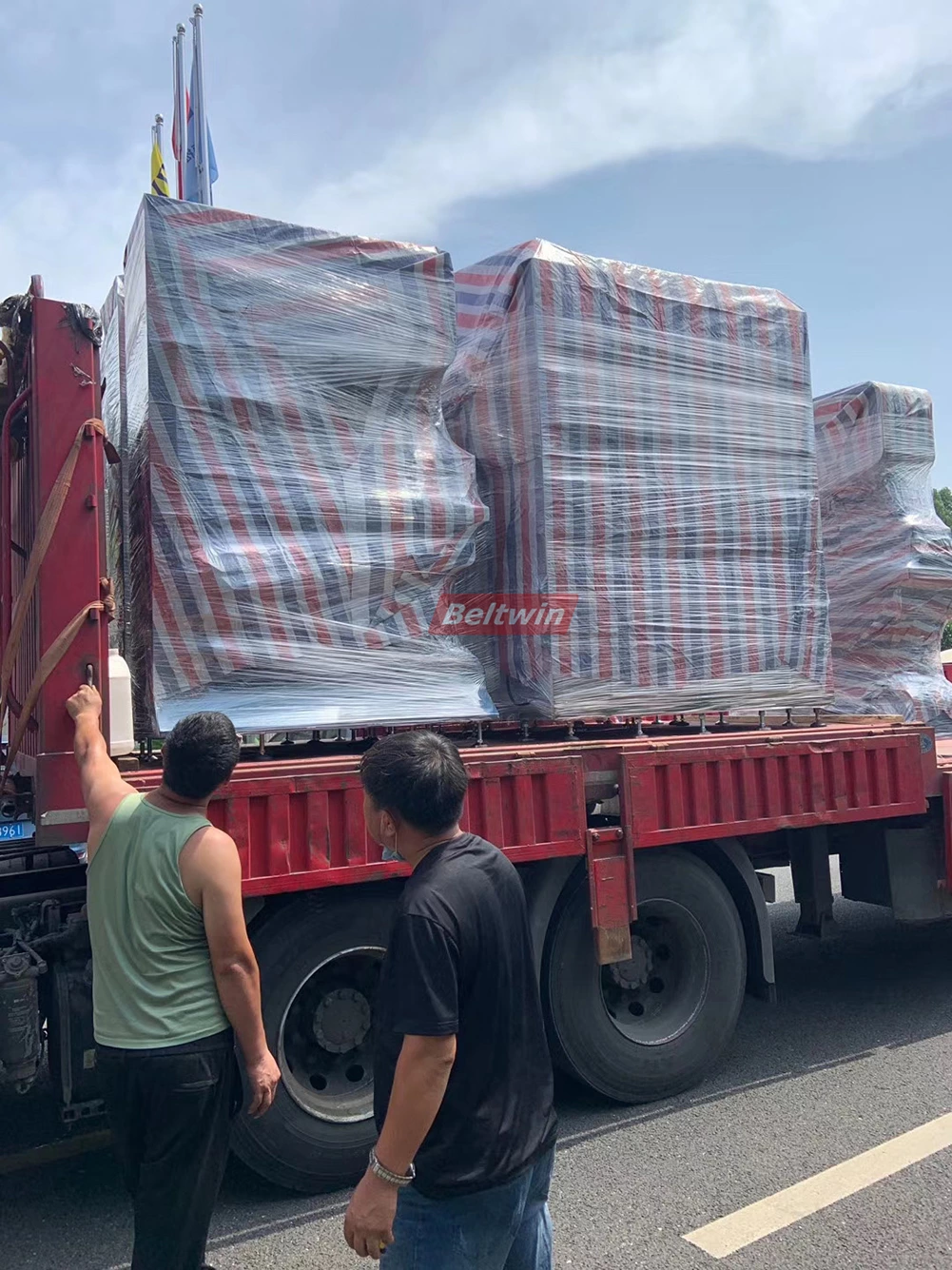 25KW Hochfrequenz-Schweißgerät für Laufband, PVC-PU-Gürtelspleiß und Schweißbügel-Seitenwand, Führung