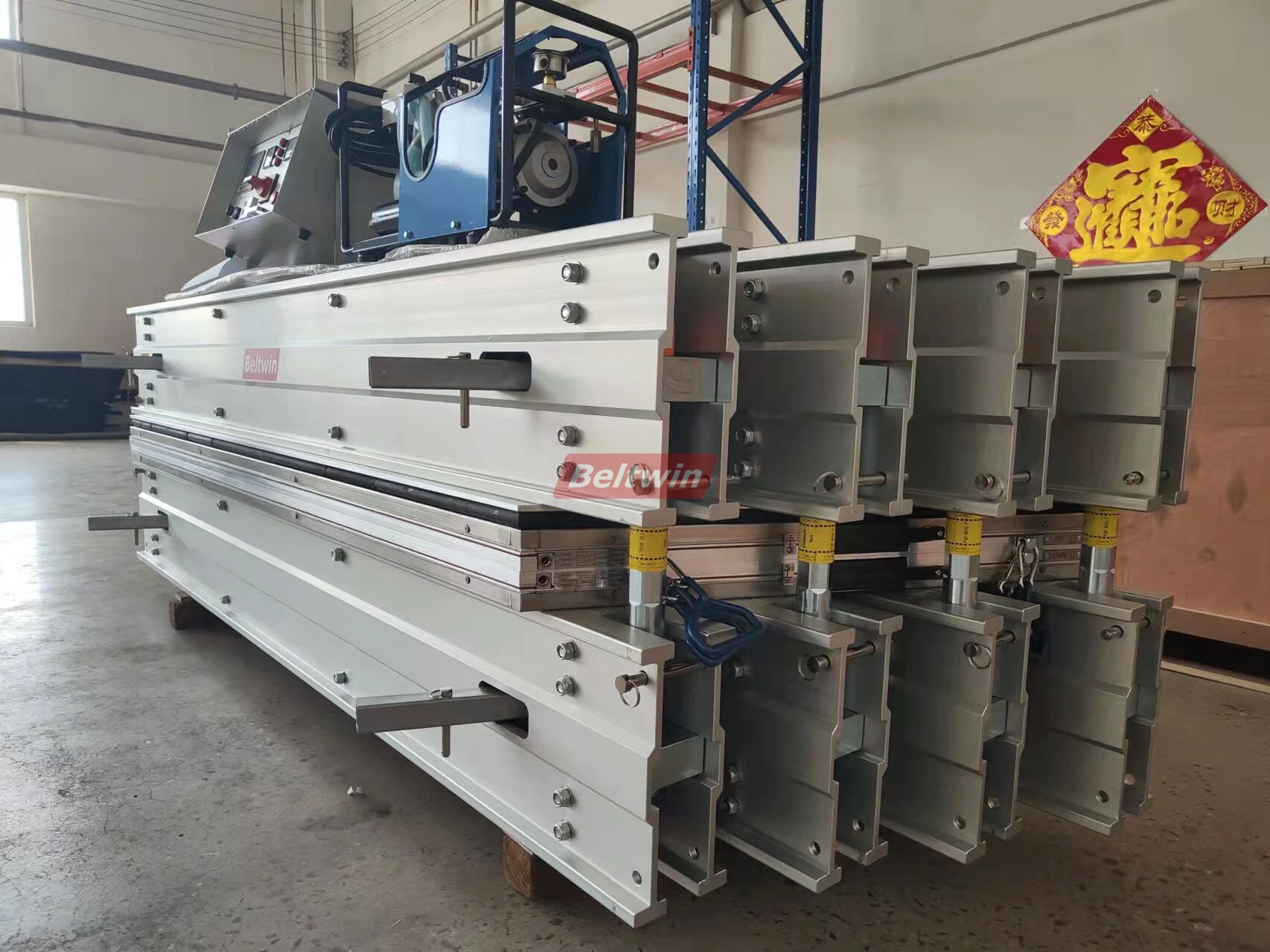 Liefertagebuch (Vulkanisierer DSLQ-S 3786 EB Beams nach USA) 2022.04.08