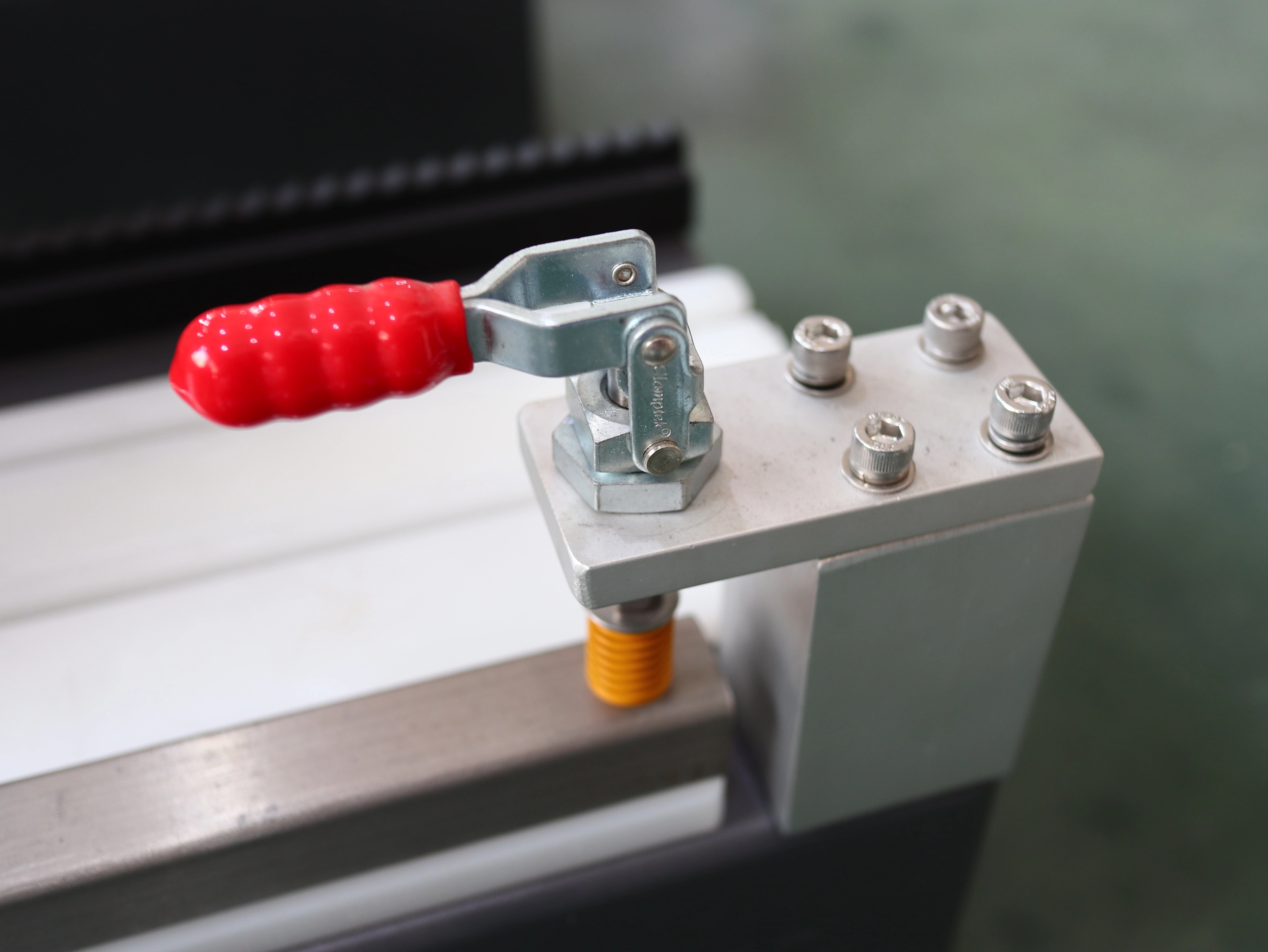 Hochleistungs-Stanzmaschine TC1000H - 1600H