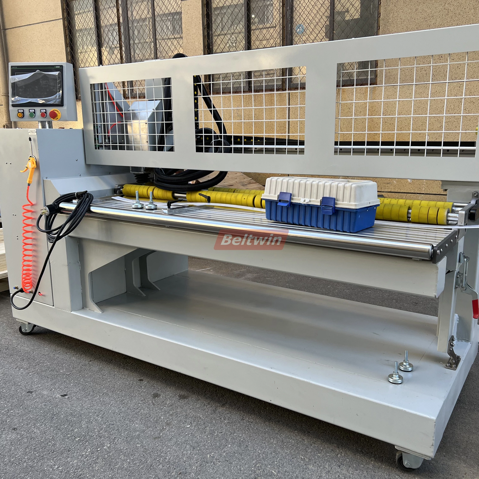 PVC/PU-Bandperforiermaschine TD1100-3200