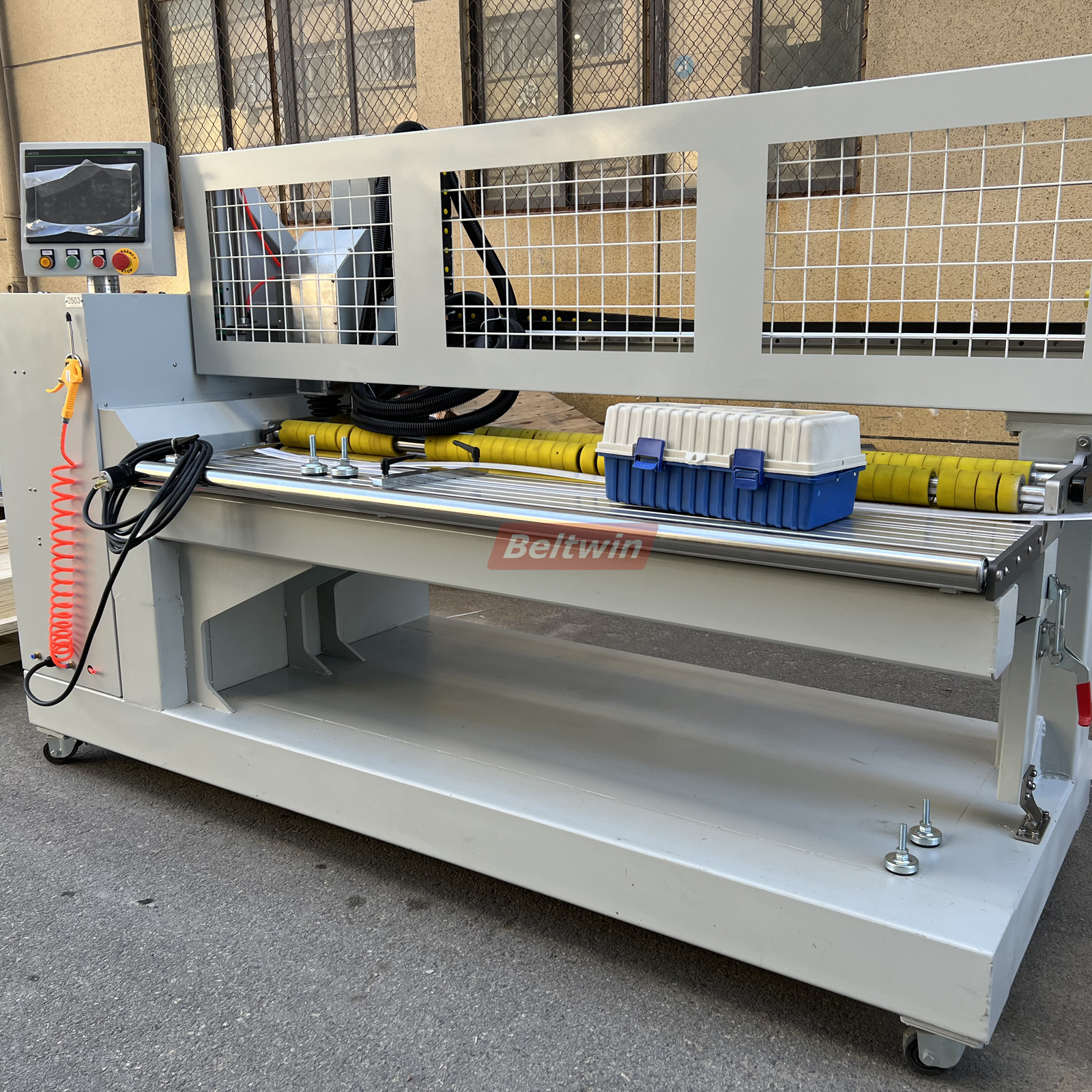 PVC/PU-Bandperforiermaschine TD1100-3200