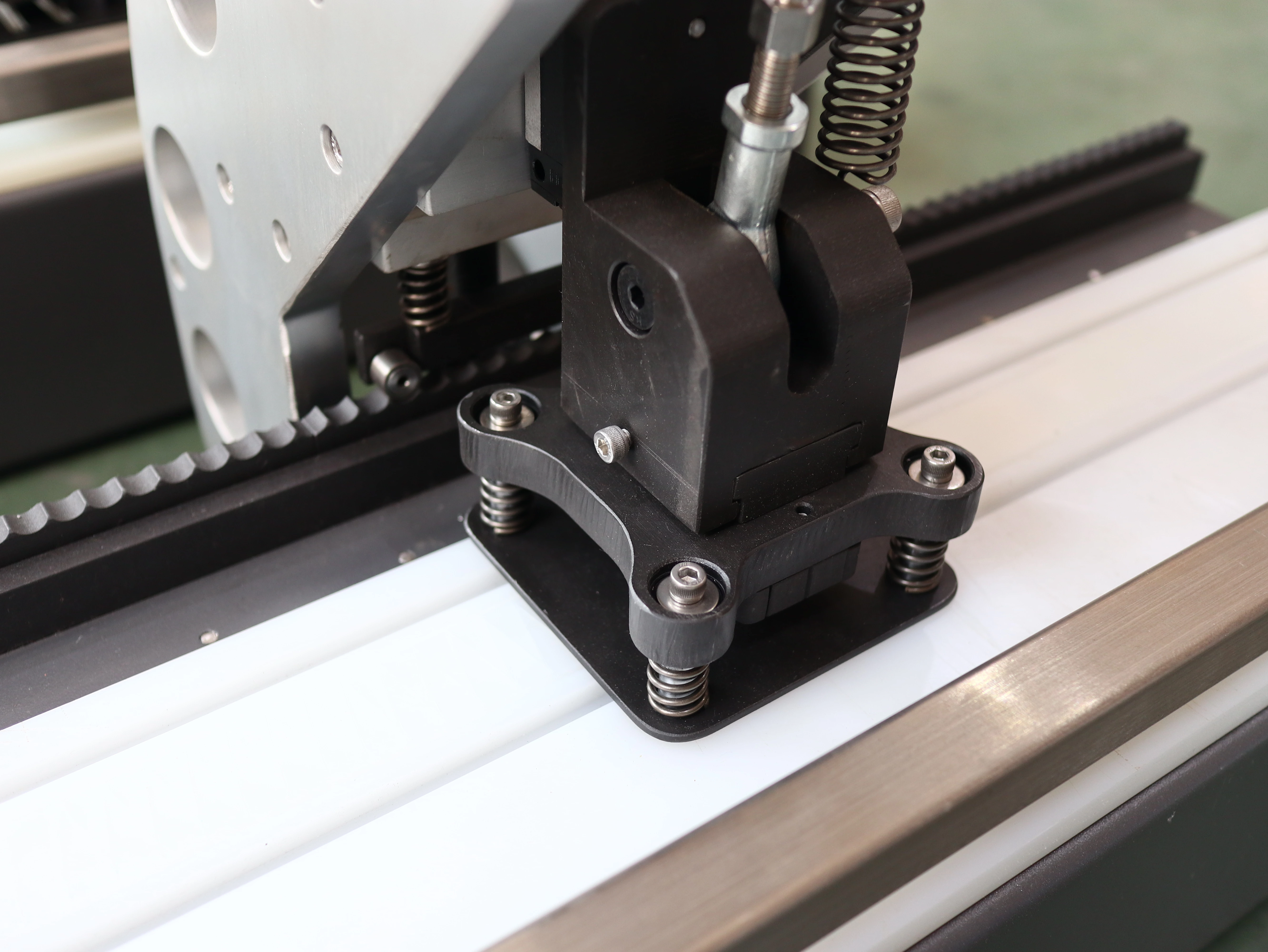 Hochleistungs-Stanzmaschine TC1000H - 1600H