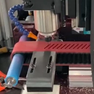 Zahnriemen-Perforiermaschine TD200T & TD500T