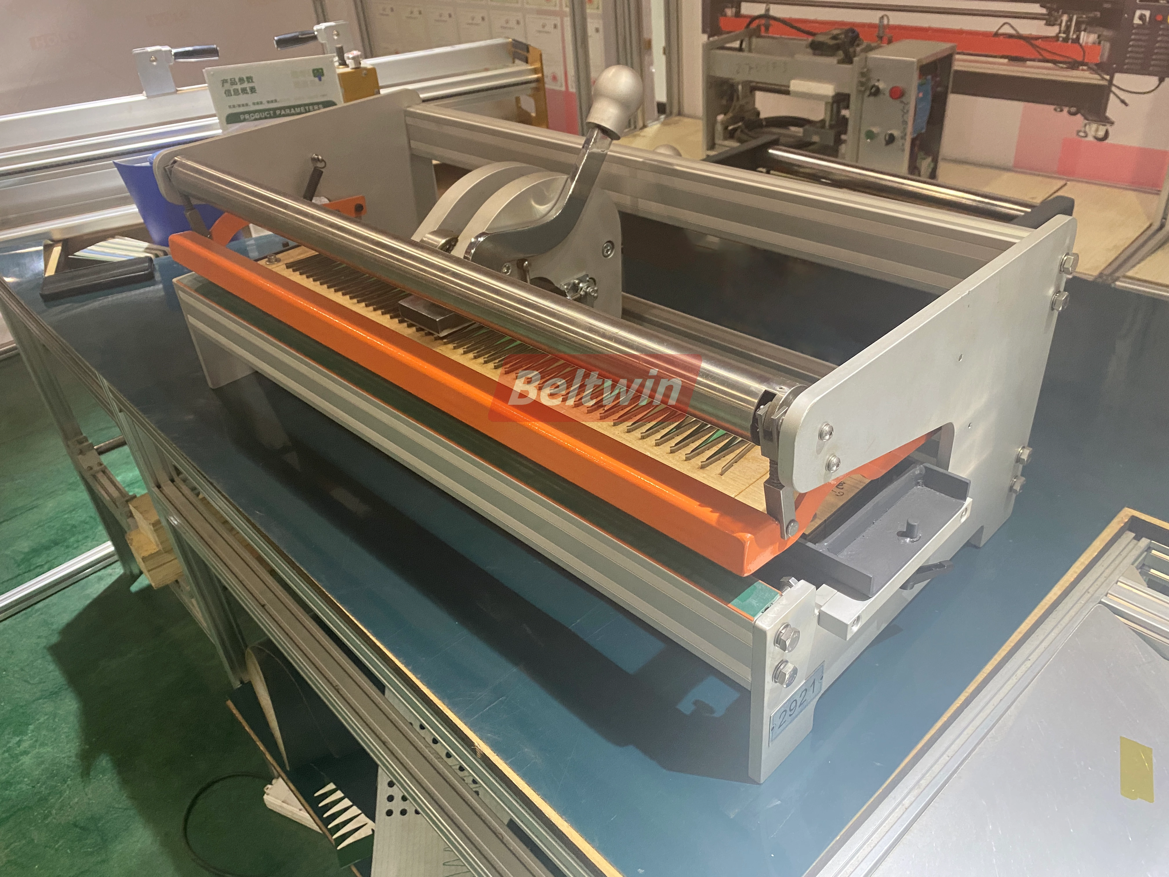 Leichter PVC-PU-Gürtel, manueller Fingerstanzer