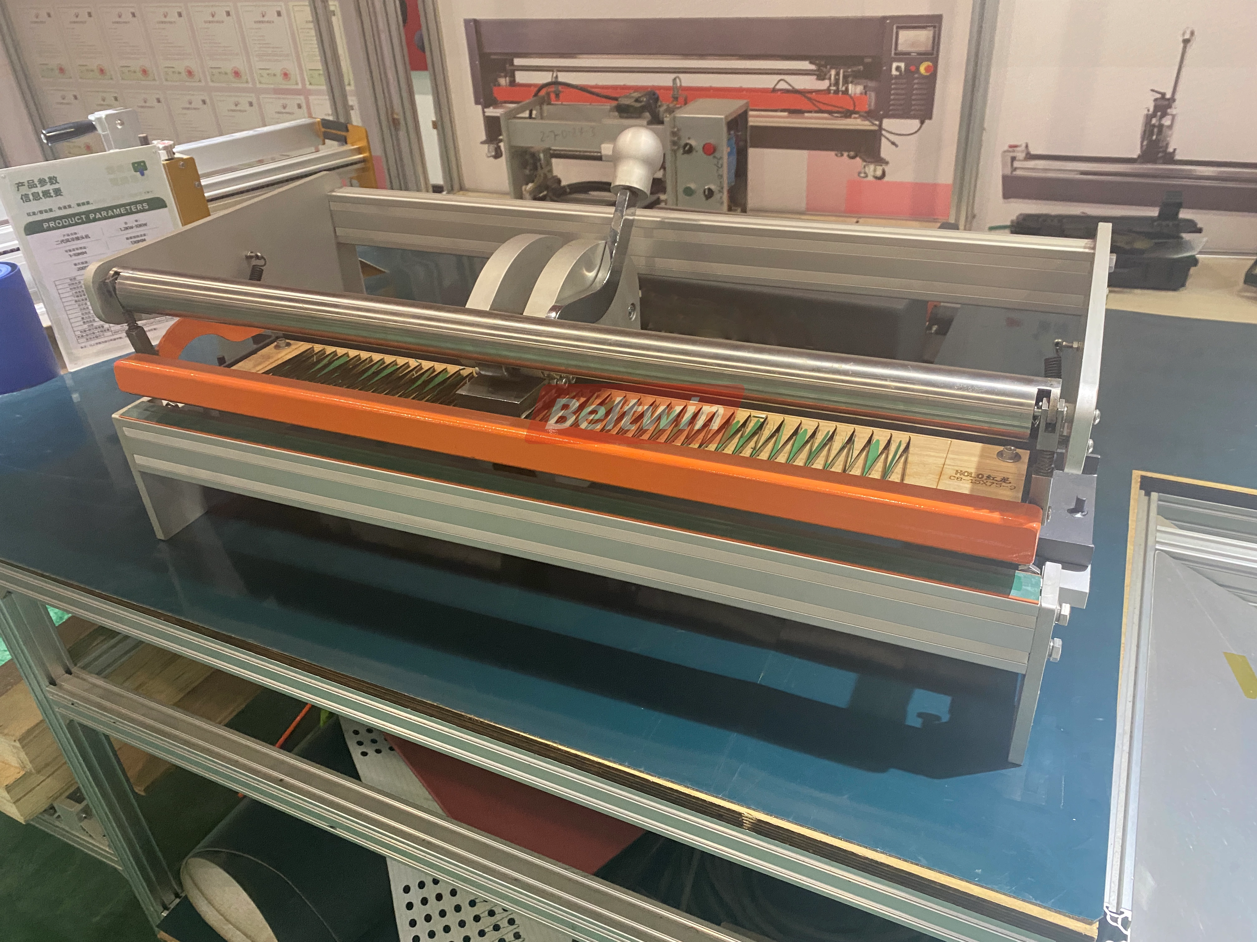 Leichter PVC-PU-Gürtel, manueller Fingerstanzer