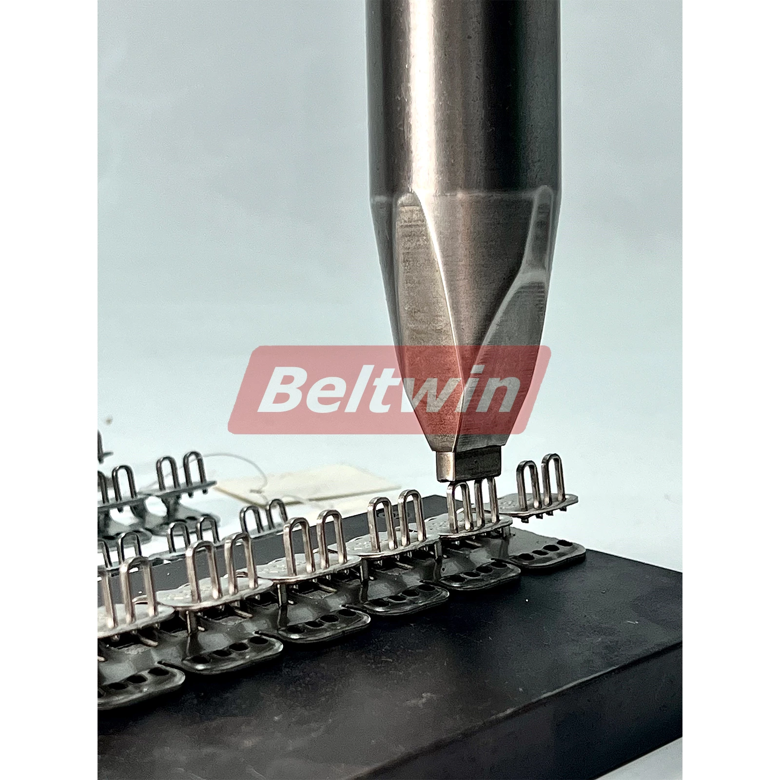 Pneumatische Rollenschnürmaschine