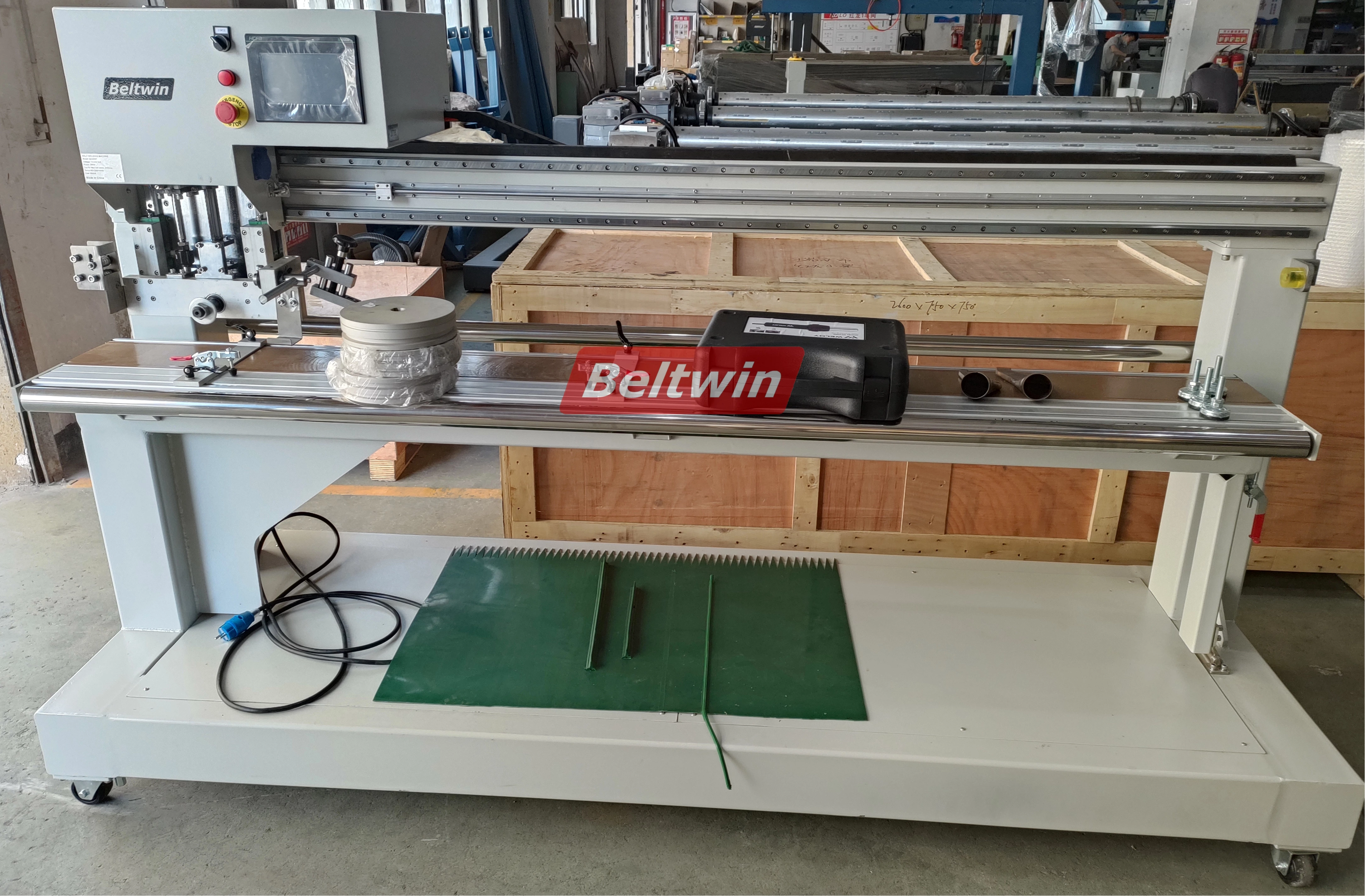 Quer-V-Führungsschweißmaschine für PVC-PU-Förderbänder